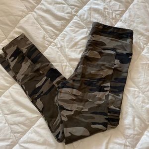 Express Camo leggings